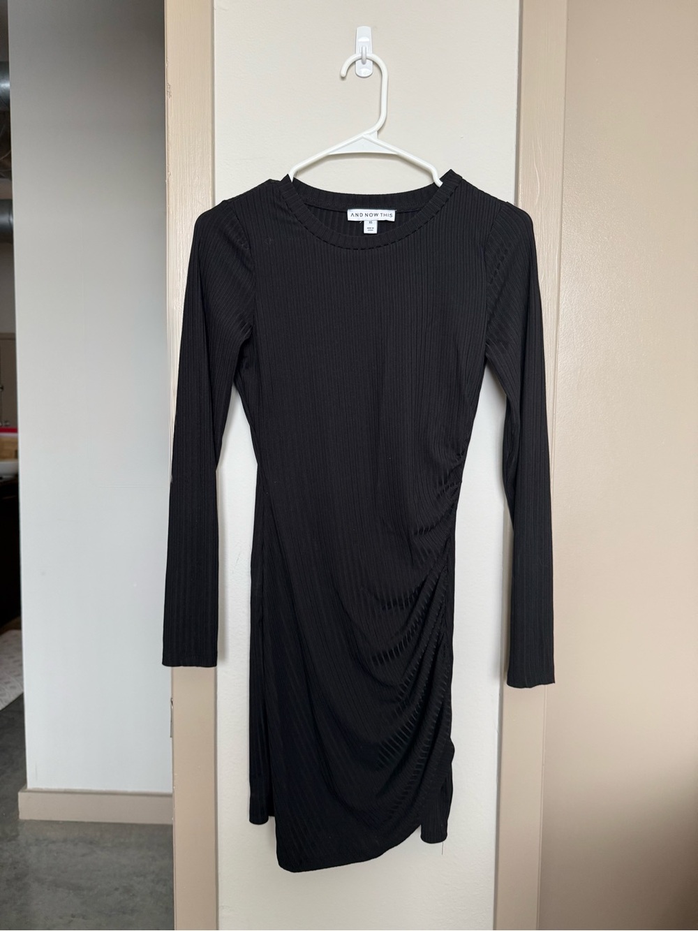 AND NOW THIS Black Long-Sleeve Ruched Midi Dress
